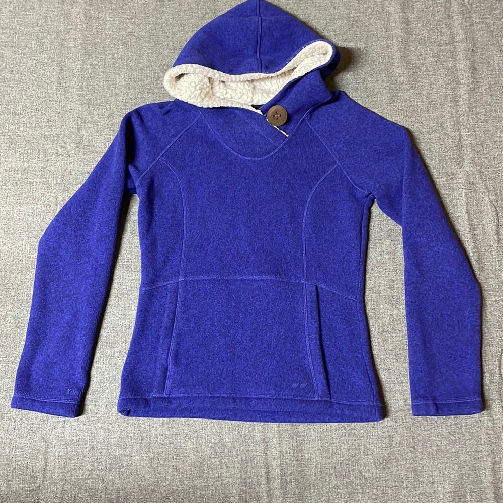 Koppen sweater with soft/warm fluff inside in size S.
